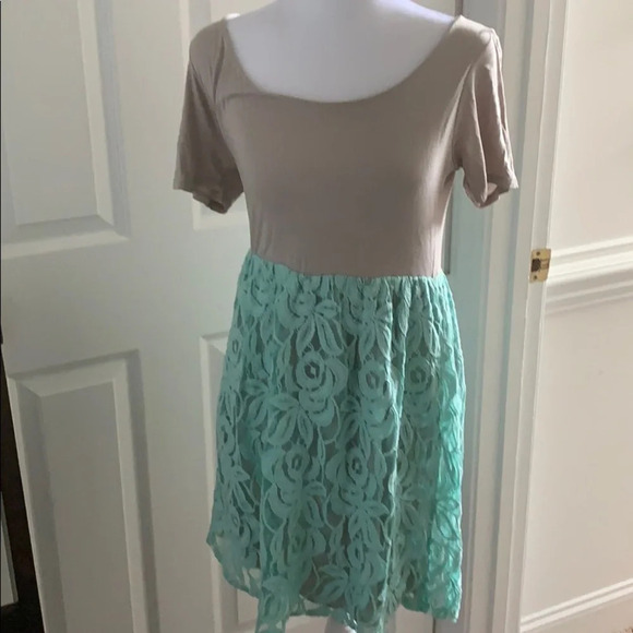 Dresses & Skirts - Lace Dress size Small